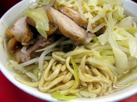 「ぶた入りラーメン（ニンニク少なめ）@700」@ラーメン二郎 三田本店の写真