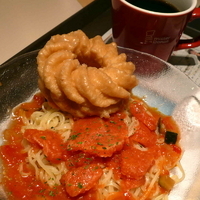 「氷冷トマト麺 ドーナツセット（フレンチクルーラー + ミスドプレ」@ミスタードーナツ 鹿島田ショップの写真