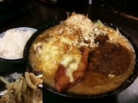 「【期間限定メニュー】 カレー三郎ラーメン 大盛り 880円 +チ」@煮干 丸めの写真