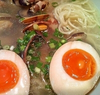 「今月の一品（5月）塩・アサリ+味玉（800円+100円）」@麺工房HIRAMAの写真