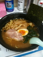 「ラーメン ¥350（日曜限定サービス価格、通常は￥600」@とらやの写真