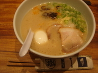 「白丸元味（バリカタ）+味付塩玉子+替玉（ハリガネ）」@博多一風堂 五反田店の写真