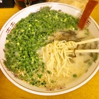 「ネギラーメン（カタ）+替玉（ハリガネ） 600円+120円=72」@博多 翔龍 荒川沖店の写真