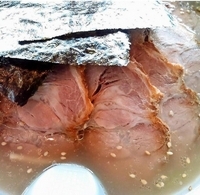 「塩ラーメン（こいめ・かため）+中盛（600円+100円）」@らーめん山下の写真