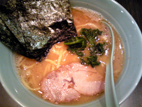 「醤油豚骨ラーメン（650円）」@横浜家系ラーメン ばりき家の写真