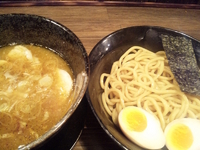 「つけ麺（並）680円+味玉チャーシュートッピング」@つけ麺処 つぼや 梅田店の写真