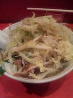 「小ラーメン （ニンニクヤサイカラメ）」@ラーメン二郎 府中店の写真