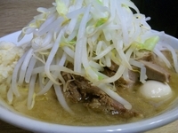 「子豚らーめん&うずら卵」@ラーメン二郎 栃木街道店の写真