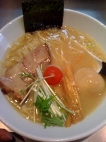 「しおらぁ（サービス味玉）」@麺 やまらぁの写真