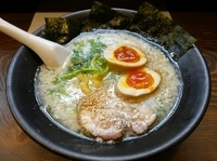 「塩ラーメン+煮玉子」@岩本屋 富山二口店の写真
