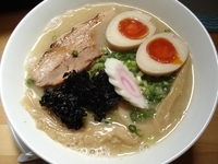 「濃厚らーめん+半熟煮玉子 （塩、太麺 ￥680+￥100）」@麺処 ぼたん 栃木店の写真