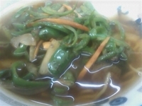 「ピーマンそば  550円」@ウーメンの写真