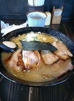 「ヨシベーラーメン塩太麺（600円）+トロ肉チャーシュー（400円」@ラーメン ヨシベー 八千代店の写真