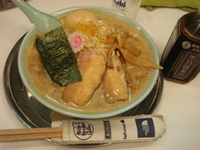 「大勝軒（らーめん・中盛280g）+味玉+黒烏龍茶」@らーめん 凌駕の写真