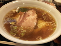 「正油らーめん（大）（600+130）」@中華&ら麺    陶宴の写真