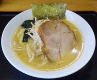 「サービスセット（味噌ラーメン+餃子+半ライス+お新香）」@榊屋の写真