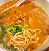 「赤鶏らーめん（720円）」@鶏の穴の写真