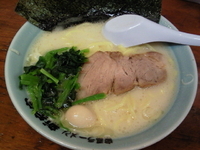 「塩ラーメン」@家系ラーメン 新宿家の写真