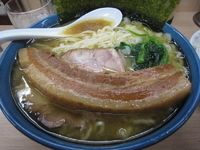 「ラーメン（大盛）+角煮」@醤丸の写真