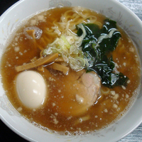 「ラーメン 550円 + 煮たまご 100円」@らーめん一心亭の写真