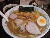 「中華そば（680円）岩のり（100円）メンカタ」@神田大勝軒の写真