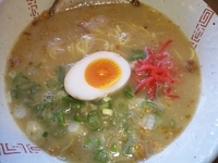 「こってりとんこつラーメン」@ラーメン本舗 まんだら屋の写真