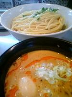 「坦々つけ麺+特盛り（500g）+味玉」@つけめん102 大宮店の写真