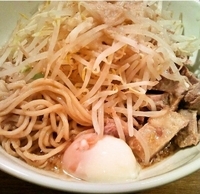 「油ソバ（ニンニク・アブラ）700円」@らーめん こじろう526 日暮里店の写真