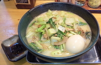 「限定〔炒〕江戸青菜らーめん+こくまろスープ+半熟味玉（店長マサさ」@味噌蔵らーめん まるしゅうの写真