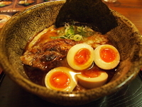「和風豚骨醤油（細麺）+味たま」@たからの写真