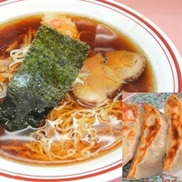 「ラーメン（600円）+高幡餃子（400円）」@味の丸嘉の写真