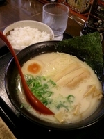 「だるまらぁめん650円+替え玉100円×2+サービスめし+サービ」@だるまのめ 秋葉原店の写真