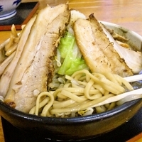 「ふじ郎（クーポン200円引&中盛まで無料）+野菜マシ+チャーシュ」@大勝軒 牛久店の写真