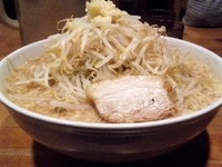 「らーめん（大盛り無料）[野菜、脂増し] ￥680」@どてちんⅢの写真