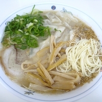「大盛シナチクワンタン麺 1000円」@一九ラーメン 早良店の写真