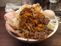 「カレーそば（大）+味玉+豚増し+全マシ」@雷 北松戸本店の写真