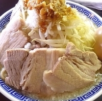 「塩ラーメン （味付玉子+少ブタトッピング）」@山勝角ふじ 南流山店の写真