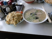 「ラーメン+焼きめし￥850」@ひろせ食堂の写真