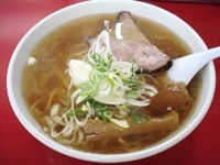 「手打ちラーメン （￥600）」@一品香 駒生店の写真