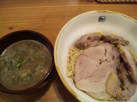 「つけ麺 並盛（750円）+チャーシュートッピング」@麺や拓 堀江本店の写真