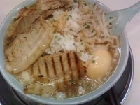 「小豚ラーメン（味玉入り）」@らーめん 凌駕の写真