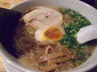 「豚骨醤油ごとくラーメン」@ごとく 川越店の写真