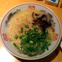 「博多とんこつラーメン￥650?・・・たぶん・・・」@陣屋の写真