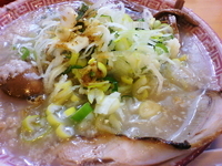 「特製ラーメン（油:多目・味:濃い目・麺:固め）750円+ネギ50」@環七らーめんてらっちょ つくば店の写真