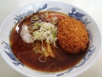 「ラーメン+コロッケ 【380円+50円】」@たかべん 0番線ホーム店の写真