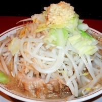 「ラーメン（680円）+ニンニク・ヤサイ」@用心棒の写真