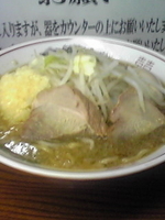 「ラーメン+玉子（野菜少なめ/にんにく）￥700」@ラーメン大 西荻店の写真