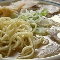 「チャーシューメン￥750（麺硬め）+大盛り￥100」@チーナン食堂の写真