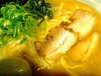 「ラーメン（中盛り）￥800」@横浜家系ラーメン 石川家 大宮店の写真