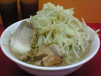 「ラーメン（ヤサイ、ニンニクとカラメは少々）」@モッコリ豚の写真